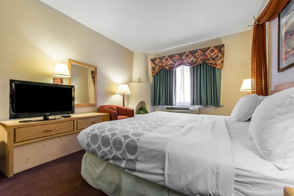 Quality Inn & Suites West Pueblo Room photo