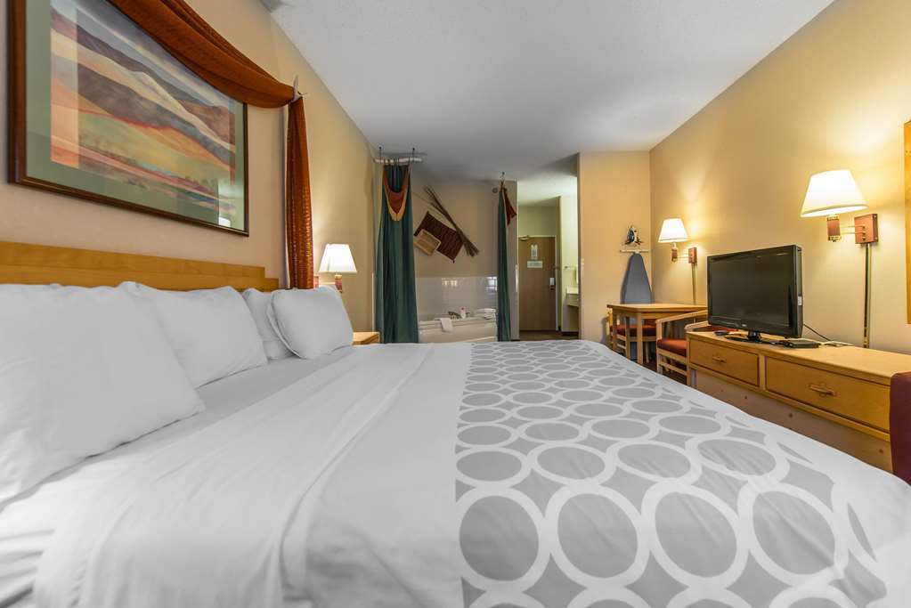 Quality Inn & Suites West Pueblo Room photo